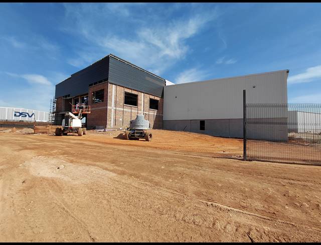 4,701M² WAREHOUSE TO LET IN GLEN MARAIS